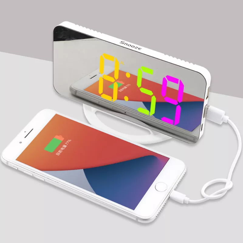 ساعة مرآة بشحن USB RGB